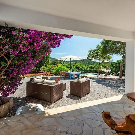 Дом отдыха Fluixa, Con Piscina Y Jardin. Санта-Эулалия-дель-Рио