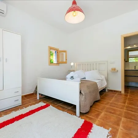 Дом отдыха Fluixa, Con Piscina Y Jardin.
